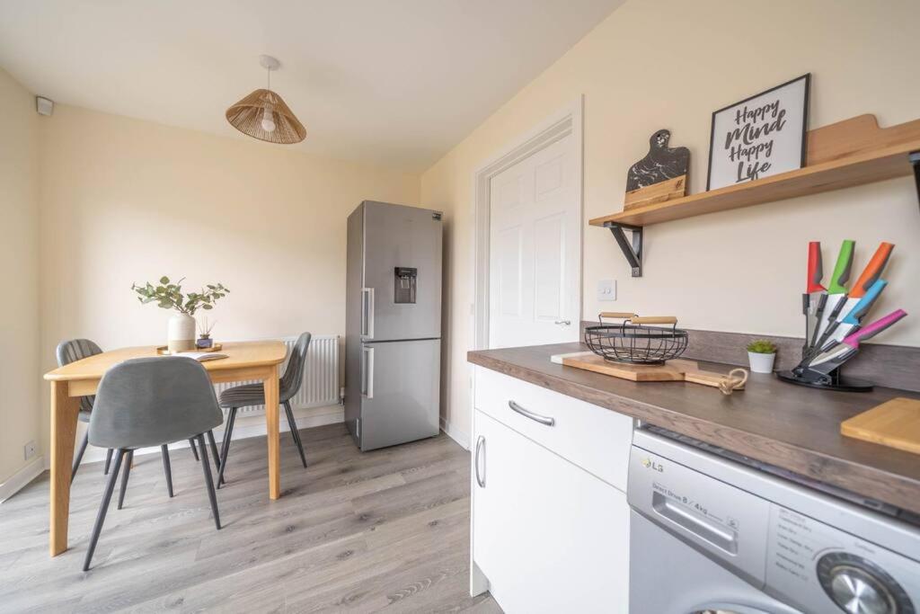 Good For Company Let 2-Bed In Coventry 2X Parking Apartment Exterior photo